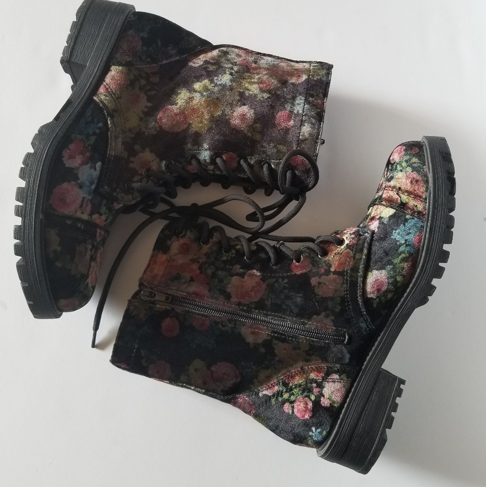 Madden Girl Floral Boots Women's Size 8
